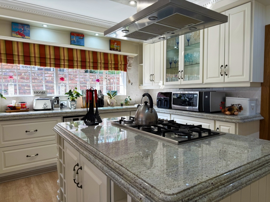 3 Bedroom Property for Sale in Van Der Hoff Park North West